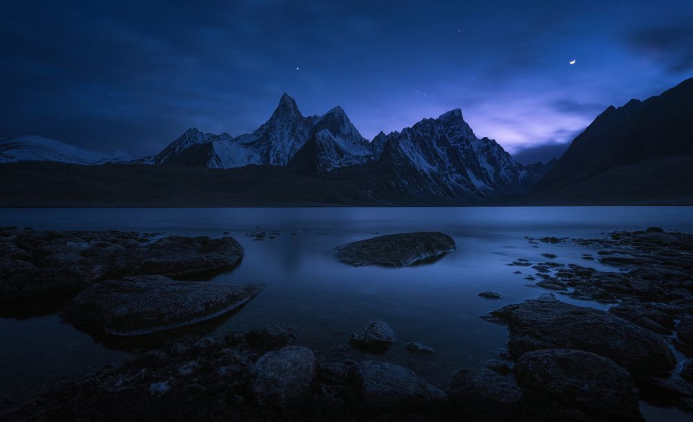 Blue hour of Ama Drime