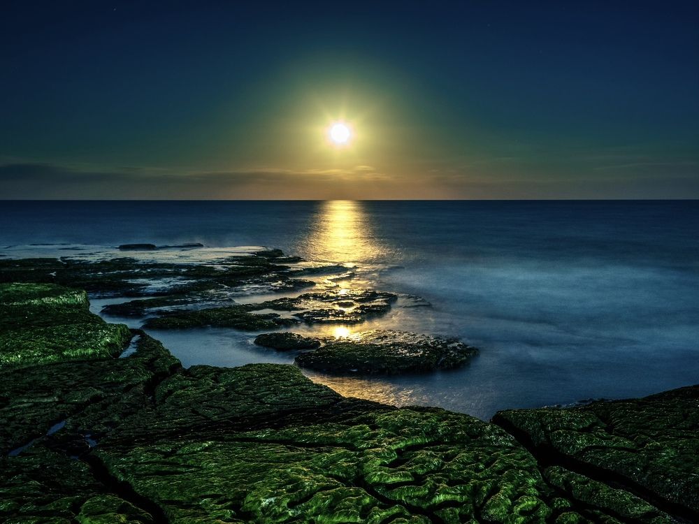 Moonrise. Caspian Sea