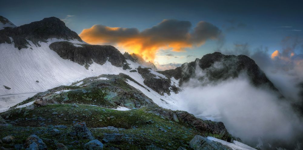 Еще один уходит день..