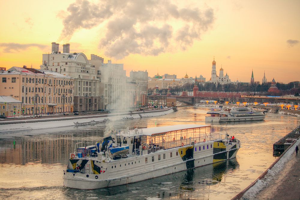Вечер на Москве реке