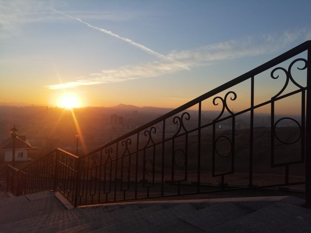 В лучах уходящего солнца