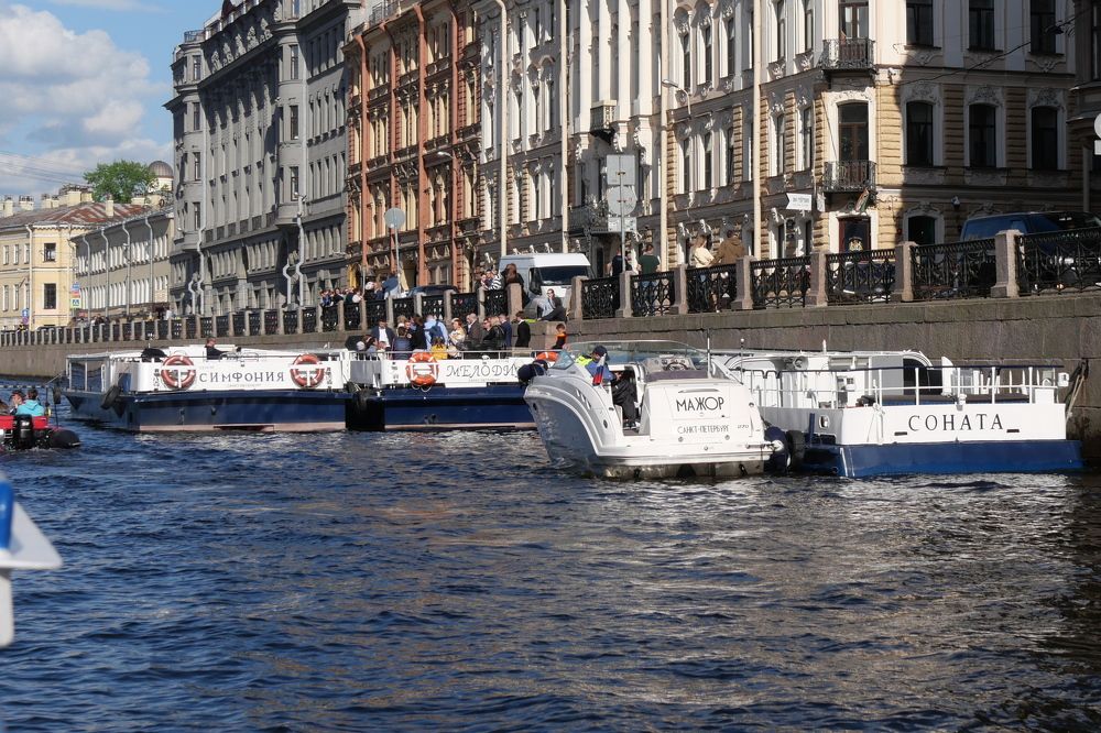 Питер. Суда и мосты