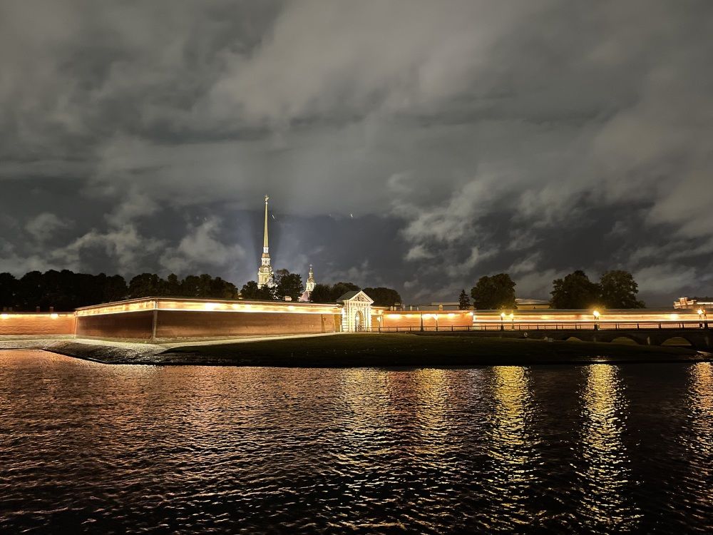 В уснувшем городе