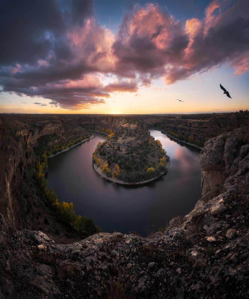 Photograph by Oscar Lata