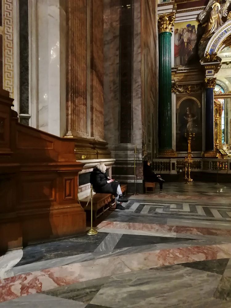 Луч света в Исаакиевском Соборе