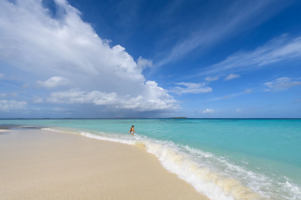 Девочка и море