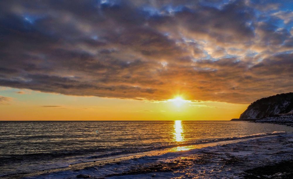 Зимний закат над морем