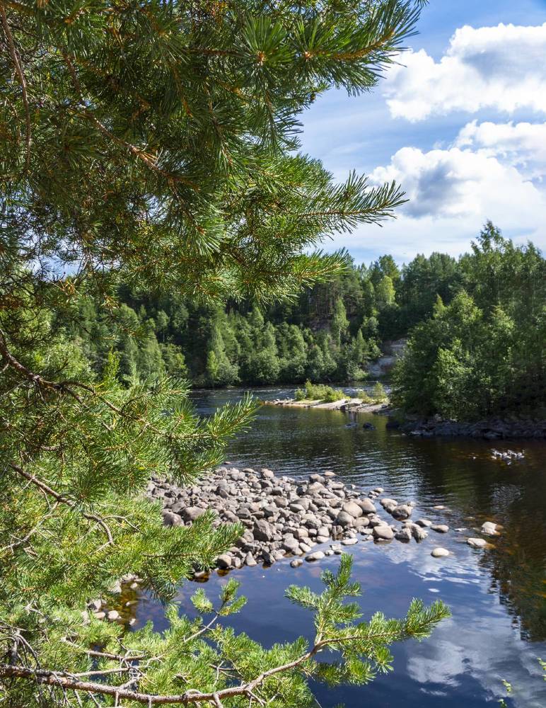 Камень и вода