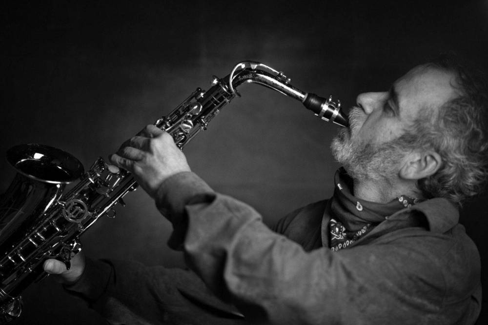 нас музыка связала