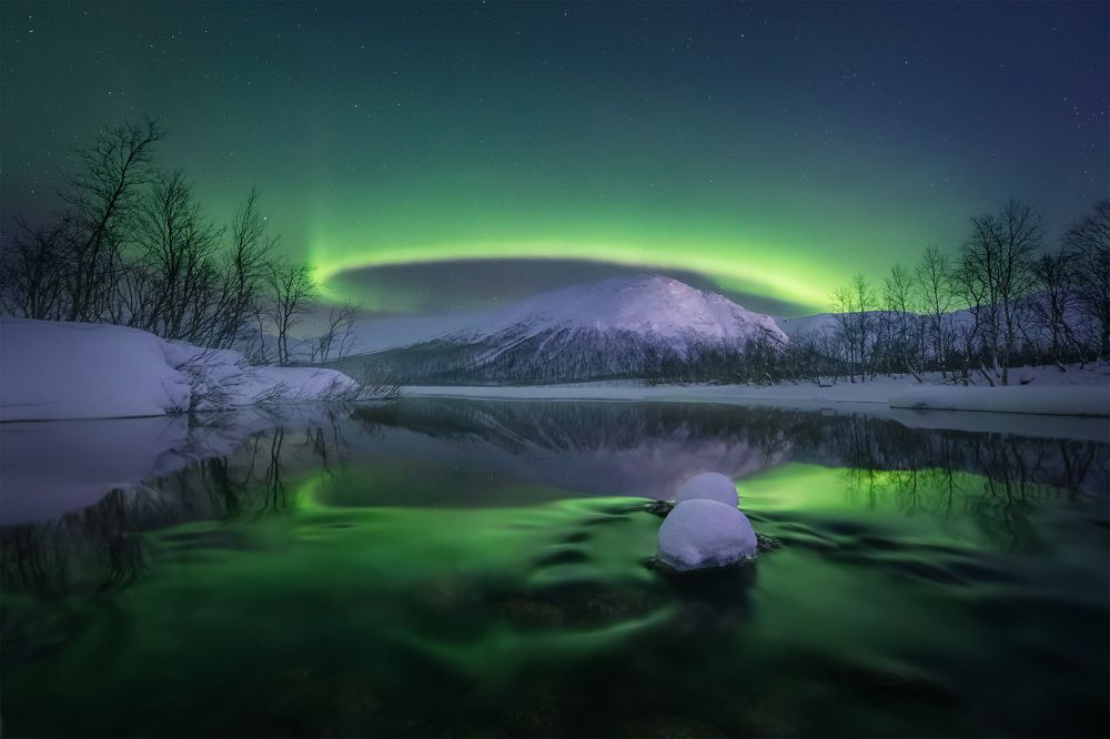 Озеро Малый Вудьявр в разное время года.