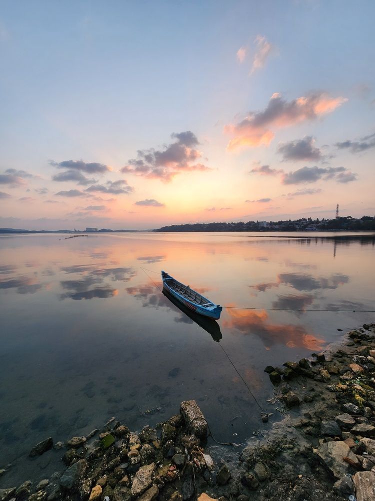 Photograph by Navin Ellepola