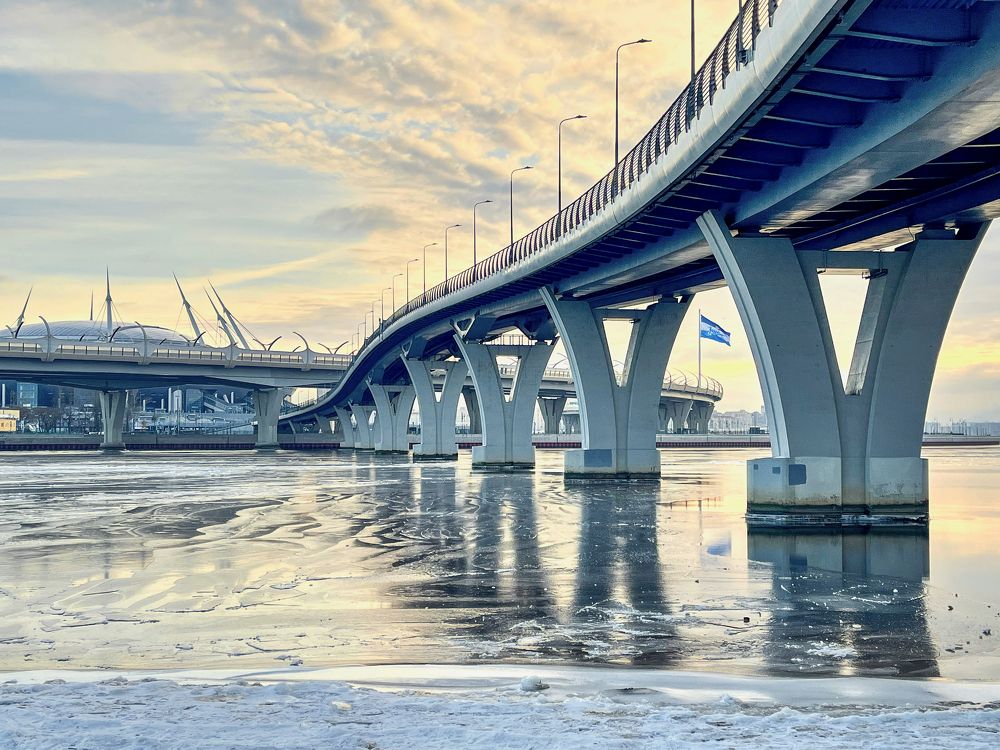 У Яхтенного моста