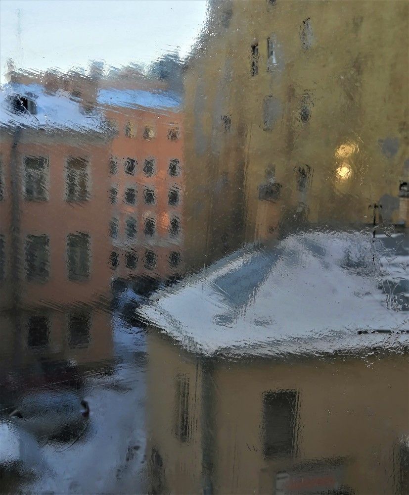 СКВОЗЬ ЗАМЕРЗШЕЕ ОКНО