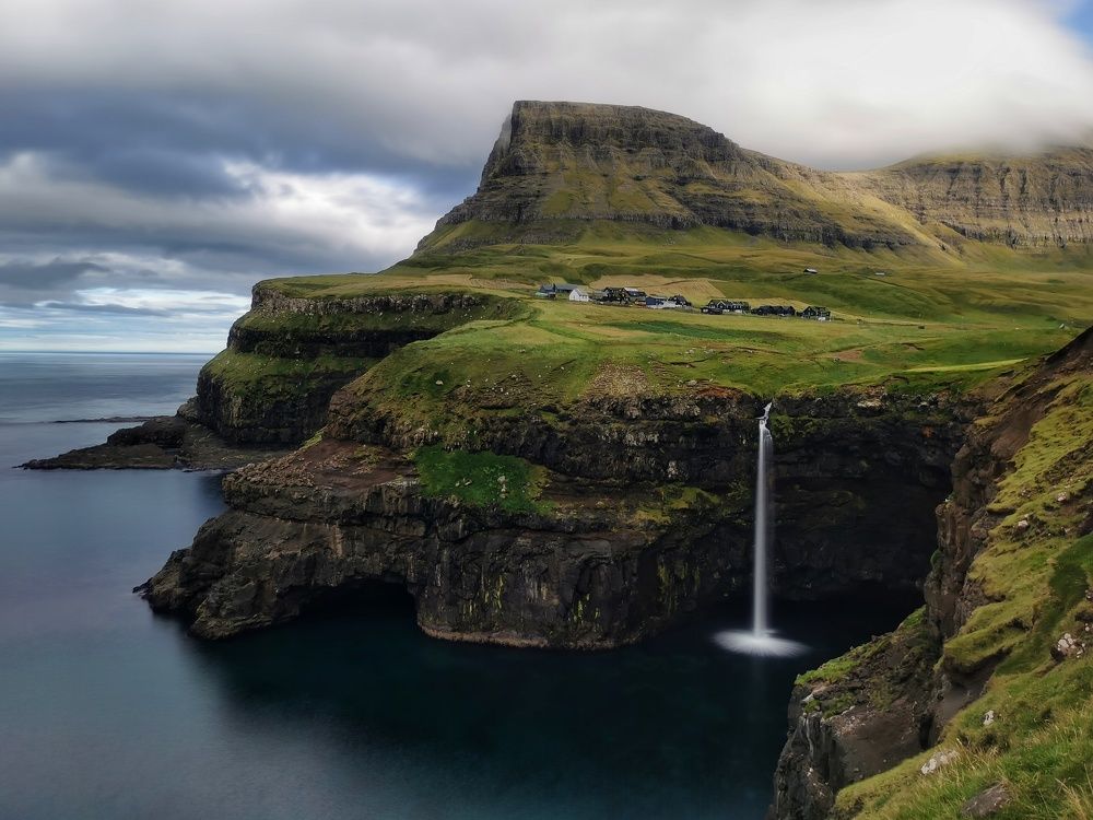 The waterfall at the beginning