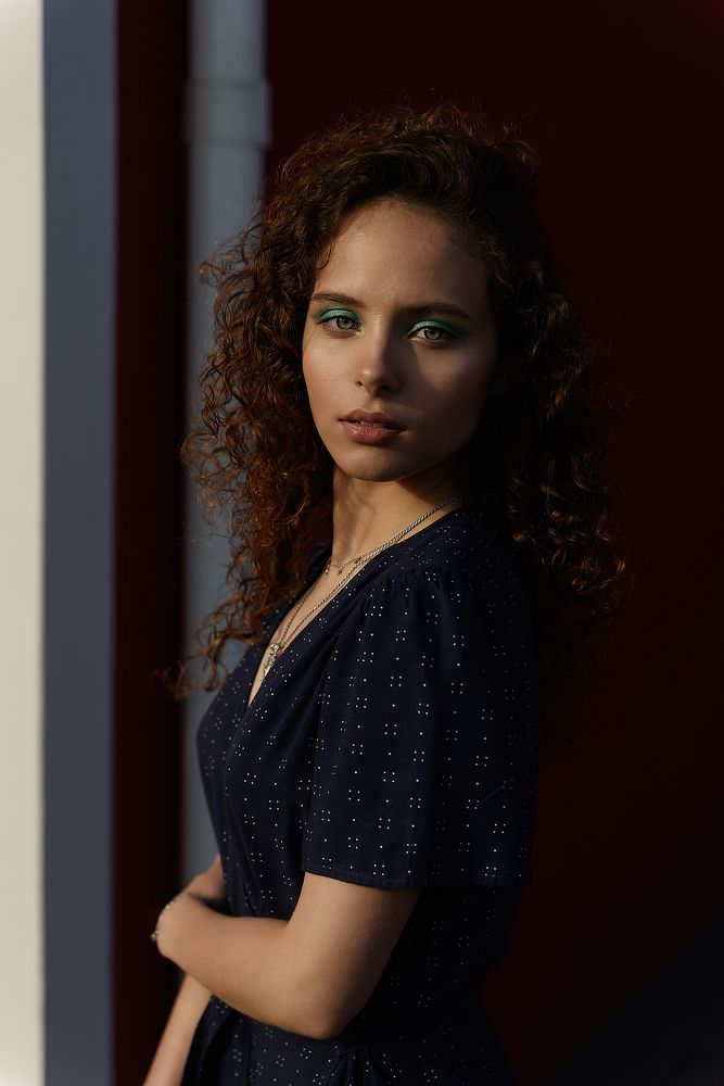 Красный контраст