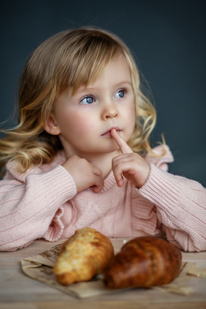 Любительница круассанов