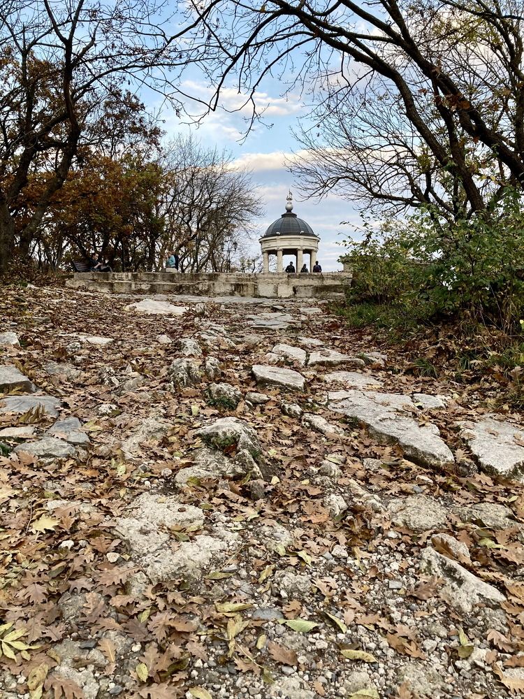 The Aeolian harp. Vetrov's gazebo. Эолова арфа. Беседка ветров.