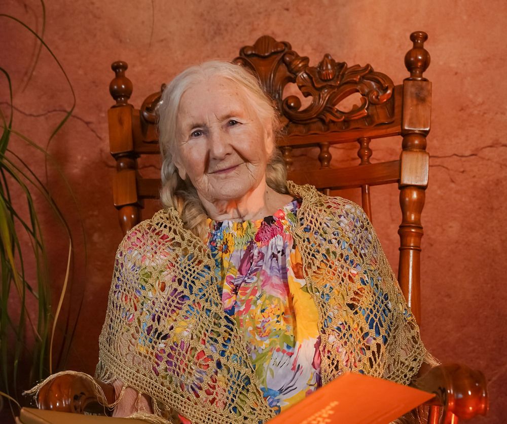 Милая бабушка