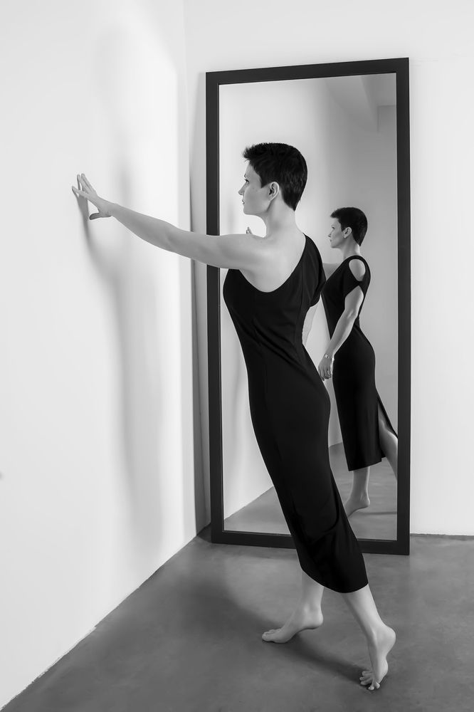 Где-то здесь дверь в зазеркалье