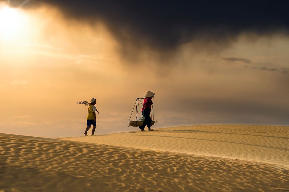 Mother's burden ahead of the storm.