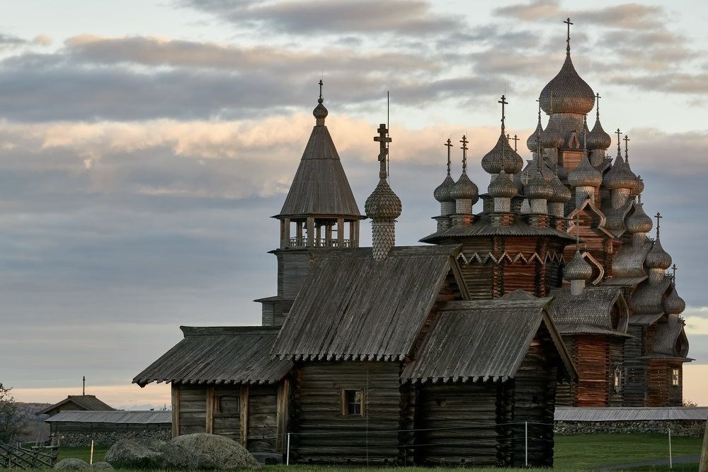 Через века зодчества