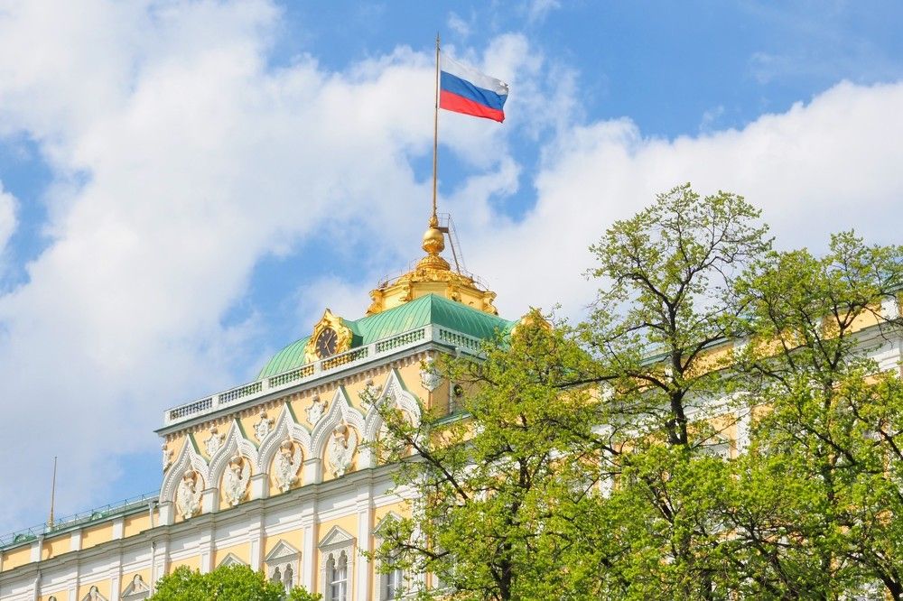 KREMLIN EMBANKMENT AND MOSCOW RIVER IN MOSCOW, RUS
