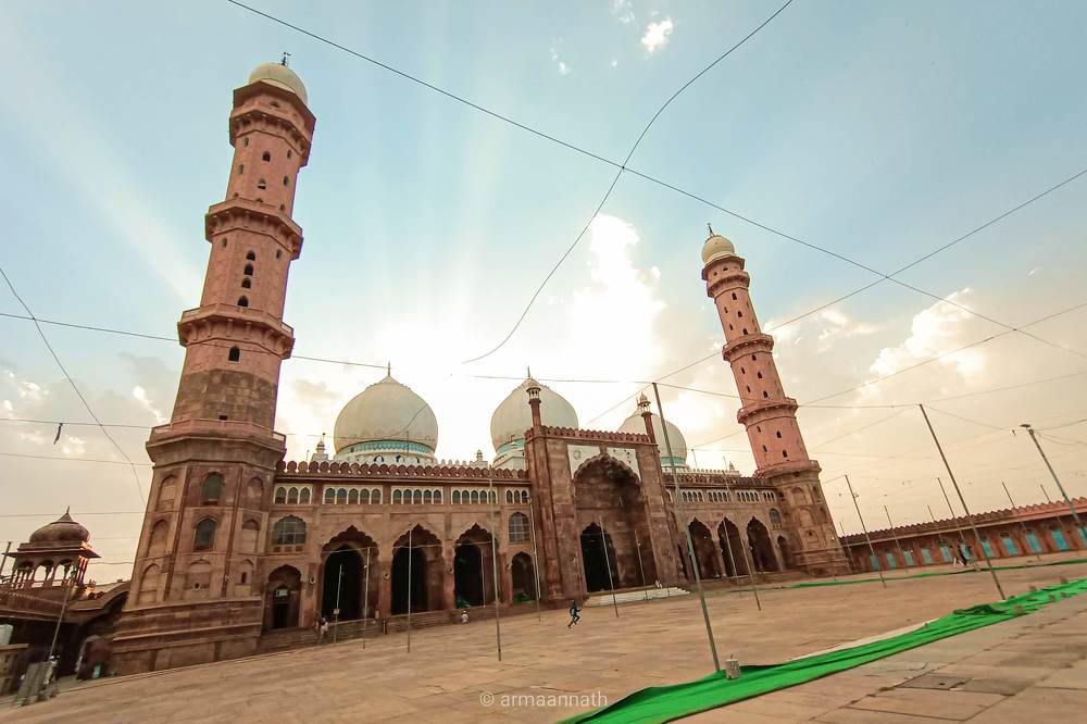 Taj-ul-masjid