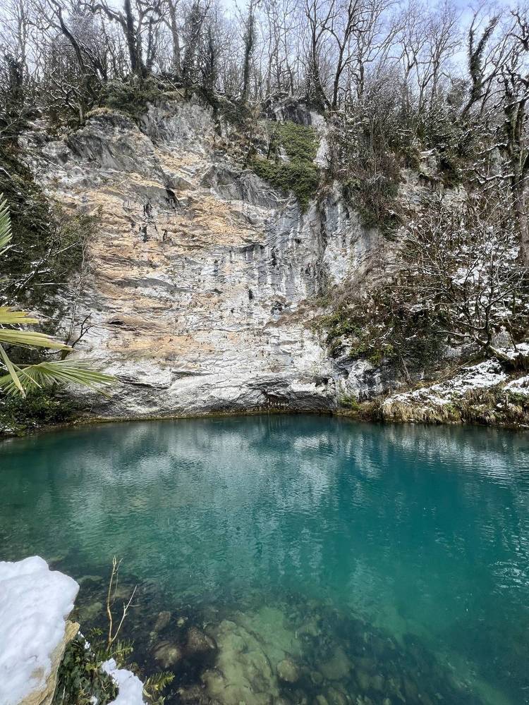 Голубое озеро