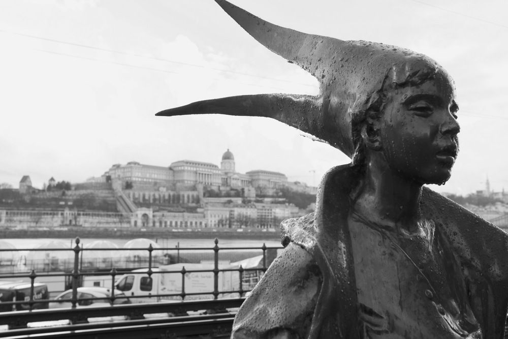 La niña junto al Danubio.