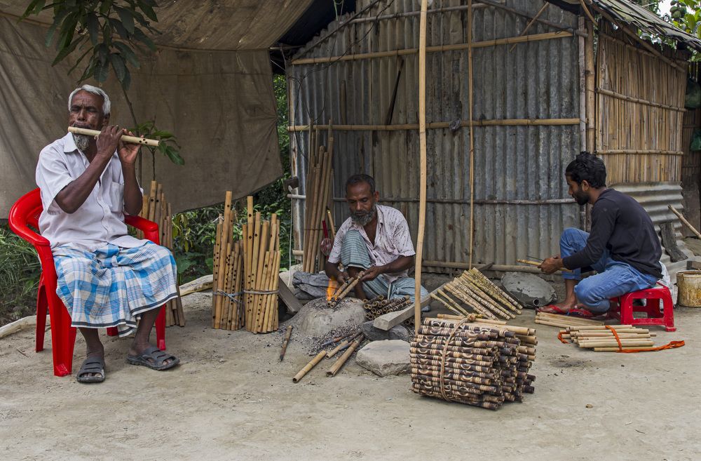 Musicals Instruments Maker.