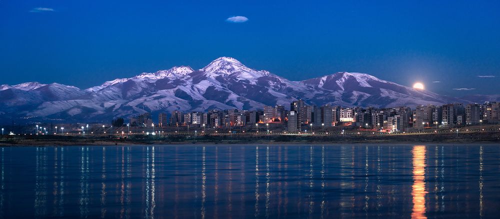 Photograph by Amir Ramezani