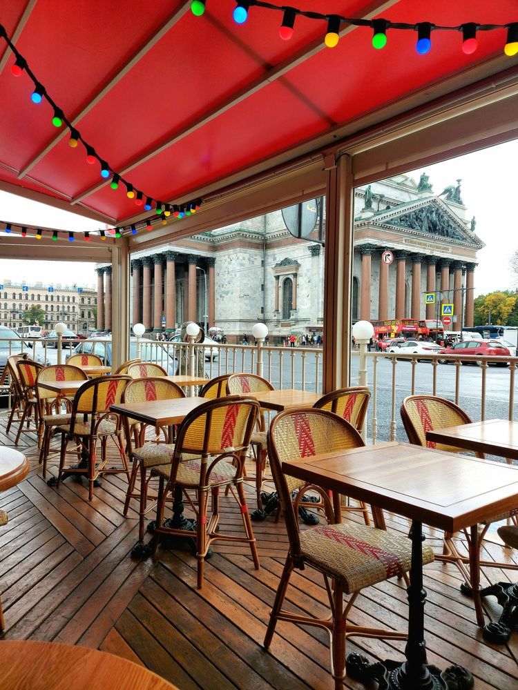 Под крылом Счастья.