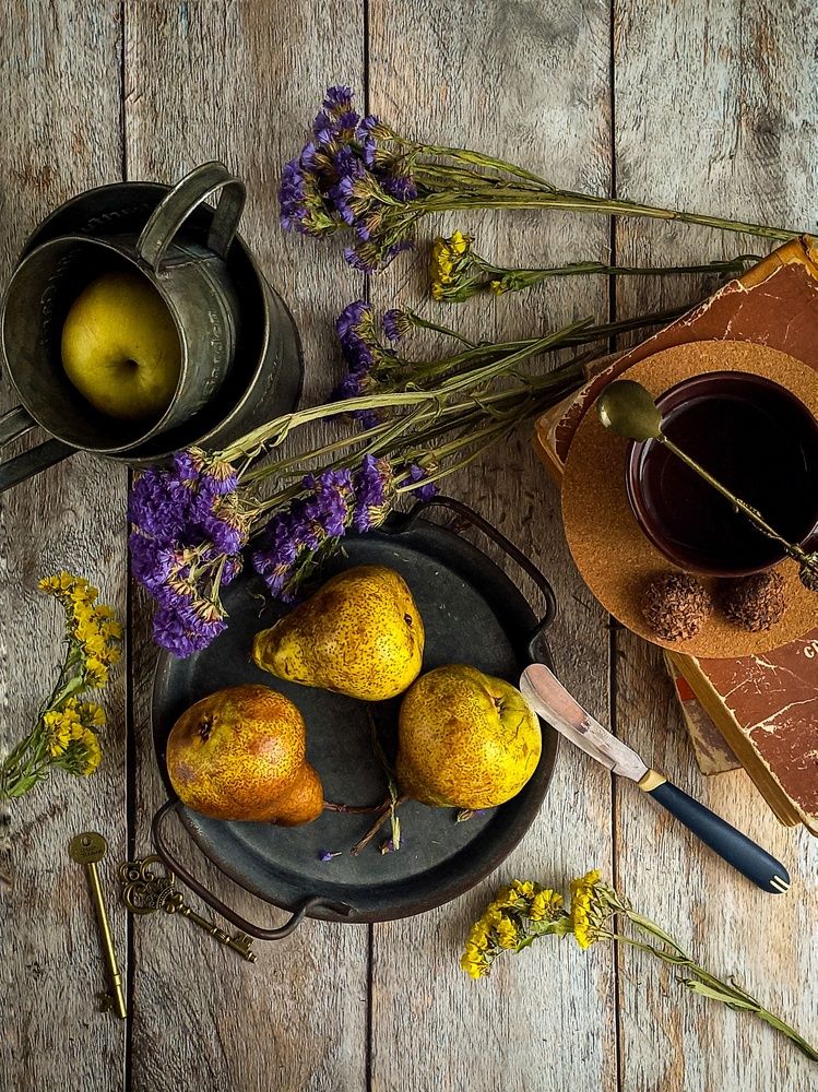 Натюрморт с грушами