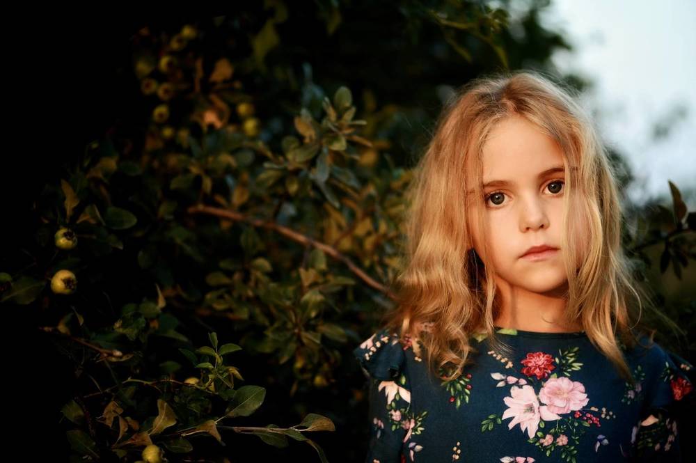 Настюша за околицей.