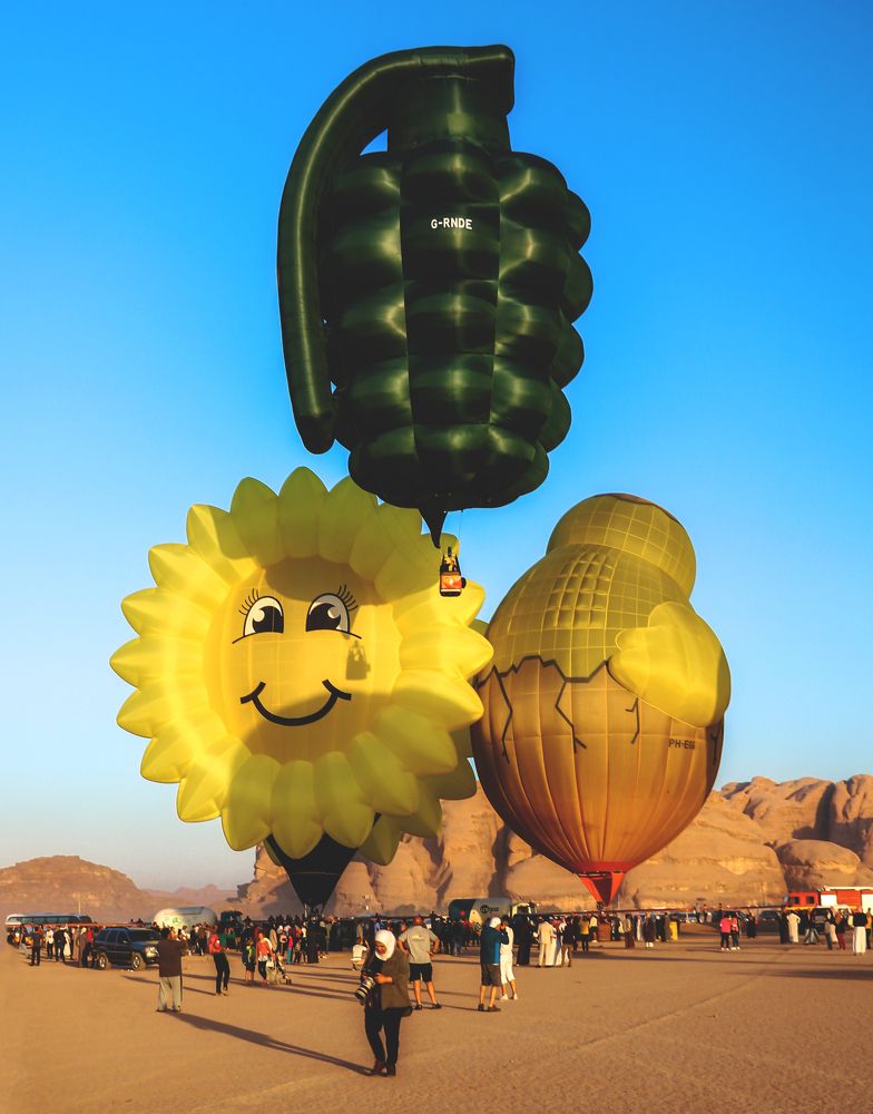 Hot balloons in Wadi Rum