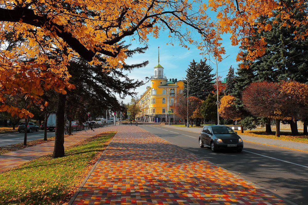 «Оранжевый город»