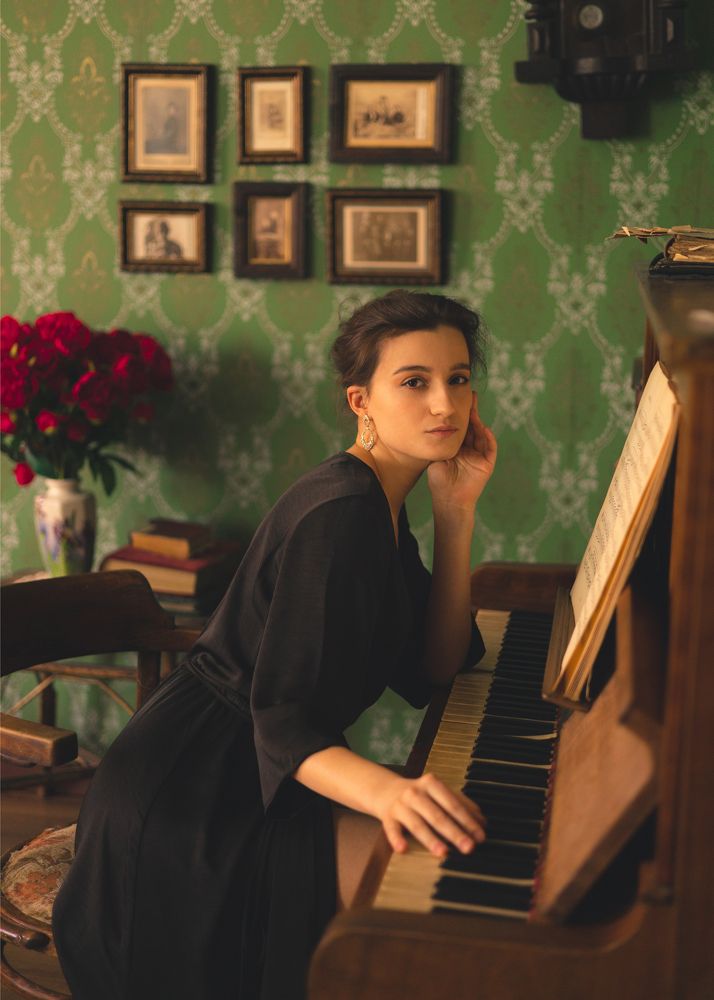 Sounds of an old piano