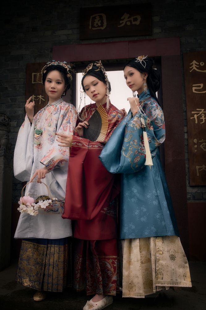 Photograph by Teik Ow