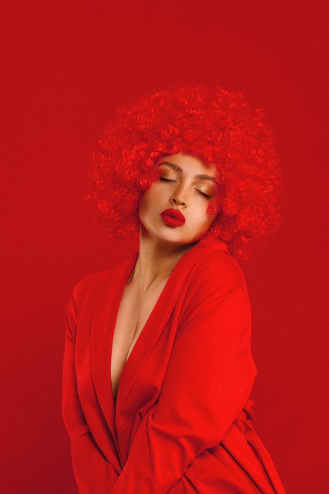 Красное на красном