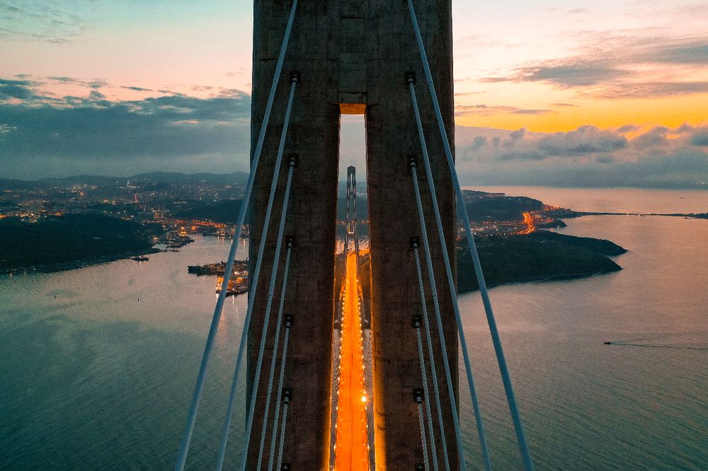 Путь сквозь пилон / Path through the pylon