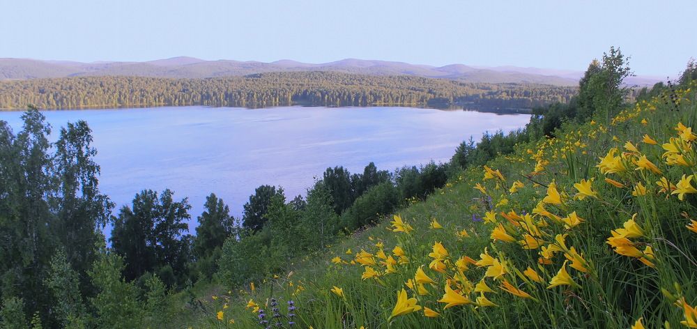 В краю голубых озёр. Лето.