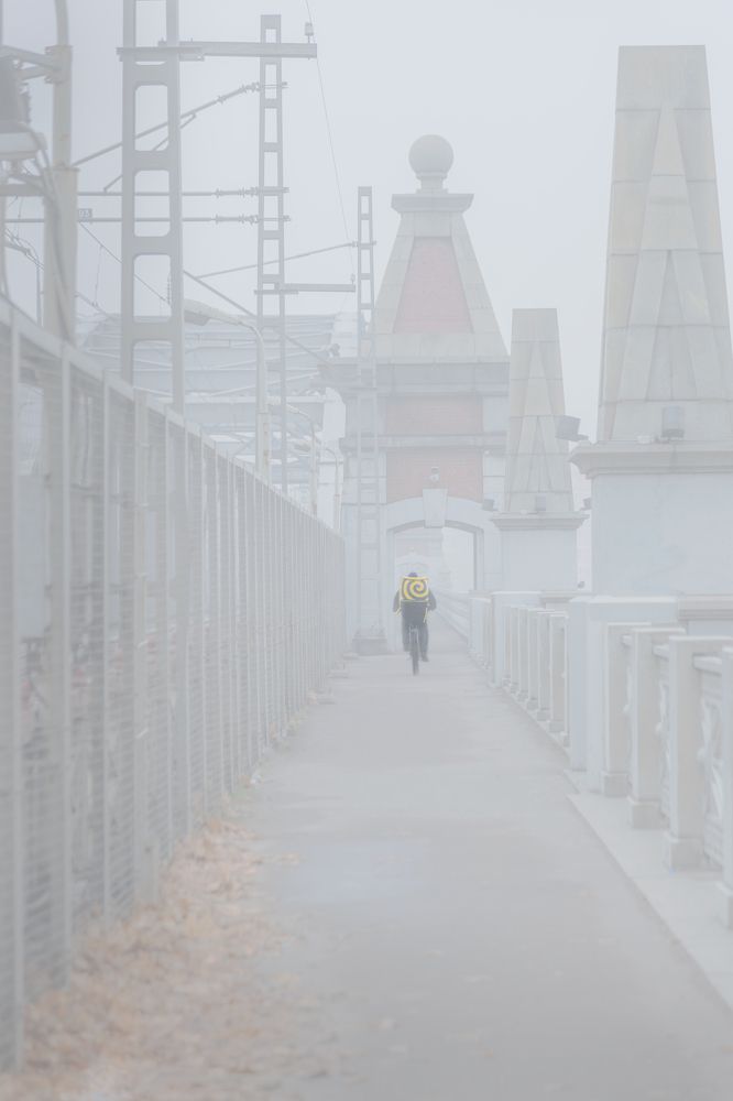 Escaping in the fog