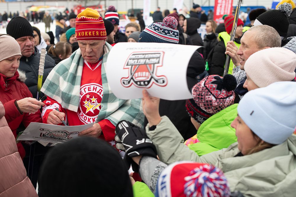 Выходи во двор