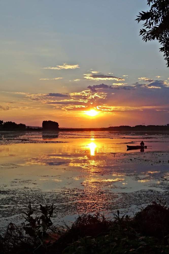 Закат  Рыбалка  речка горизонт небо облака