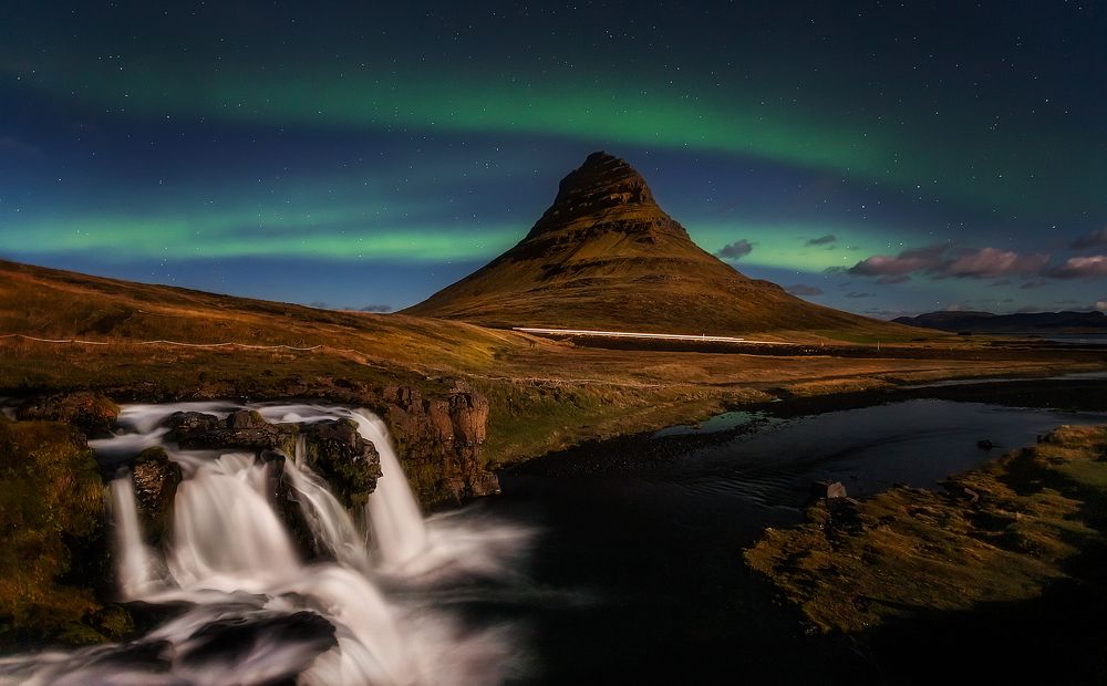Aurora Bolearis, Kirkjufell, Iceland.
