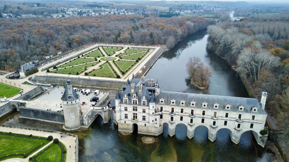 Photograph by Renate Tompsone