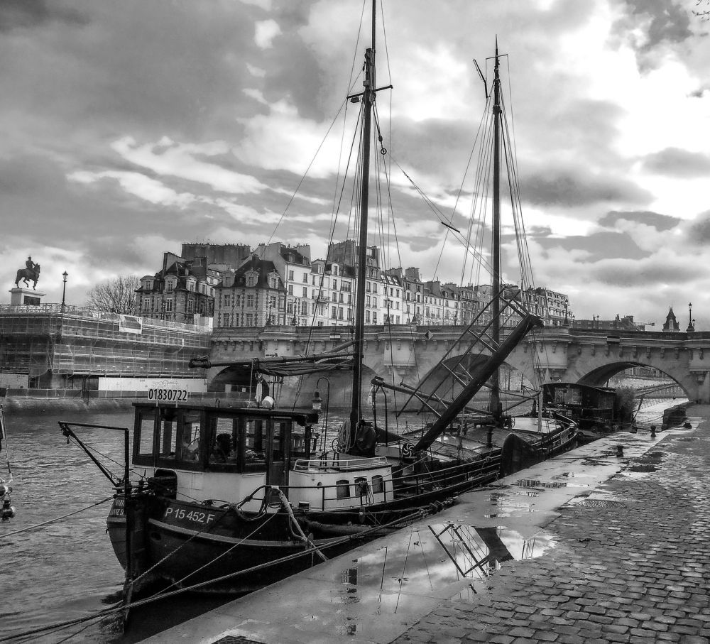 Photograph by DENIS NAVARRO