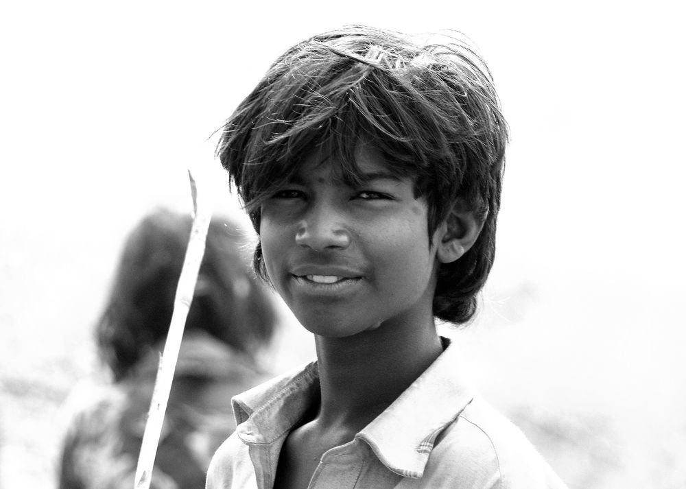 A GYPSY BOY ON TH ROADS