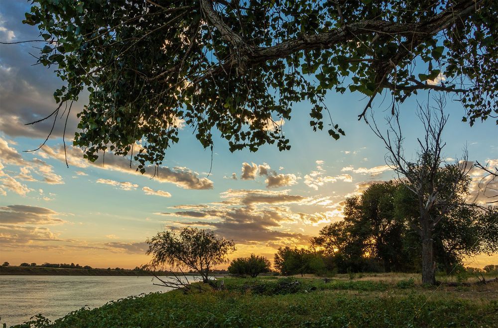 «Жаркий вечер на реке»