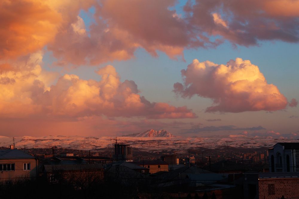 Потрясающие облака над городом